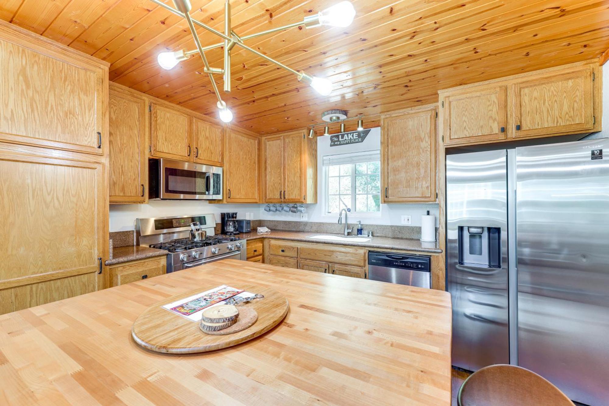 Remodeled Crestline Retreat Walk To Lake Gregory! Esterno foto