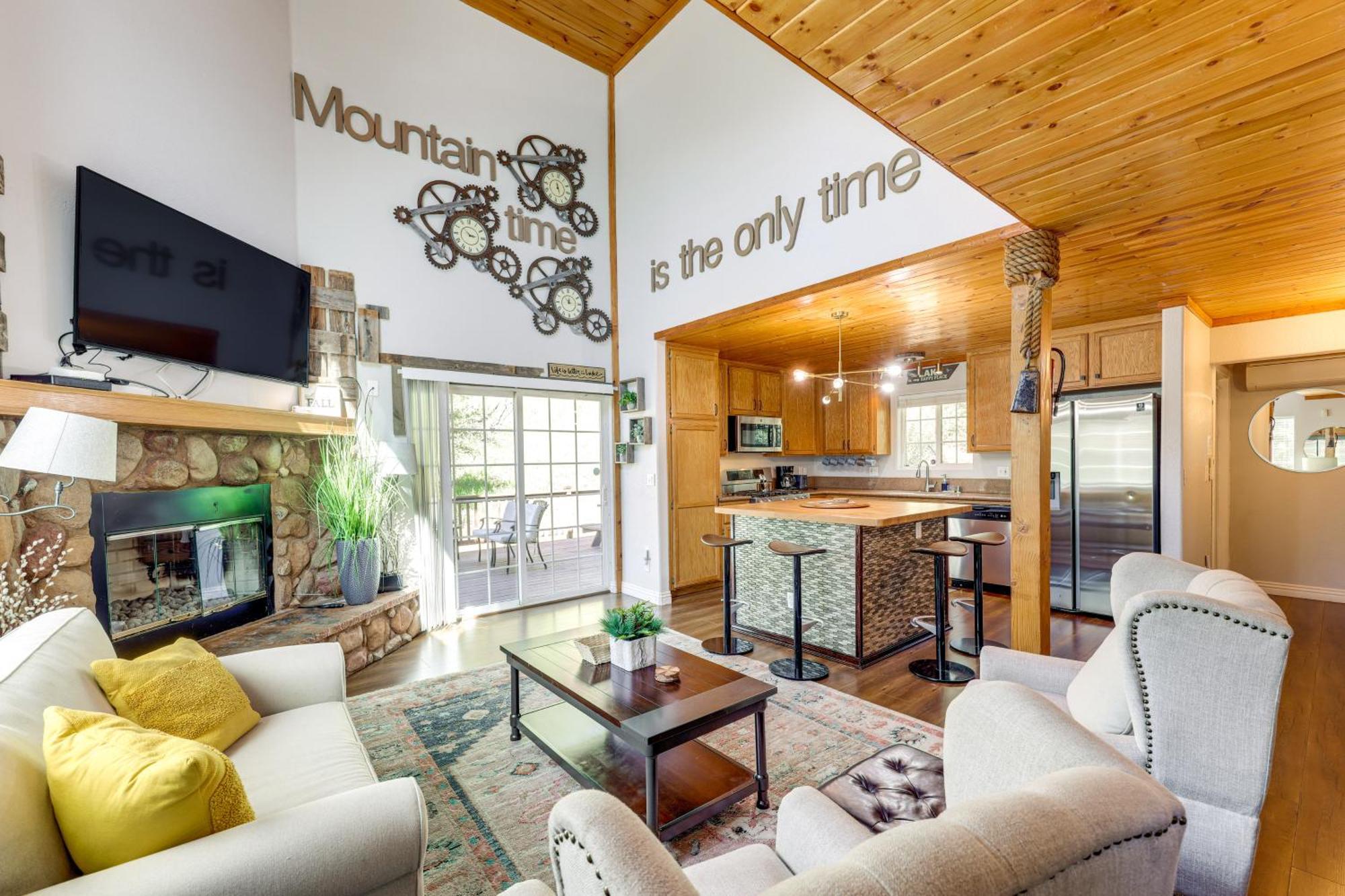 Remodeled Crestline Retreat Walk To Lake Gregory! Esterno foto