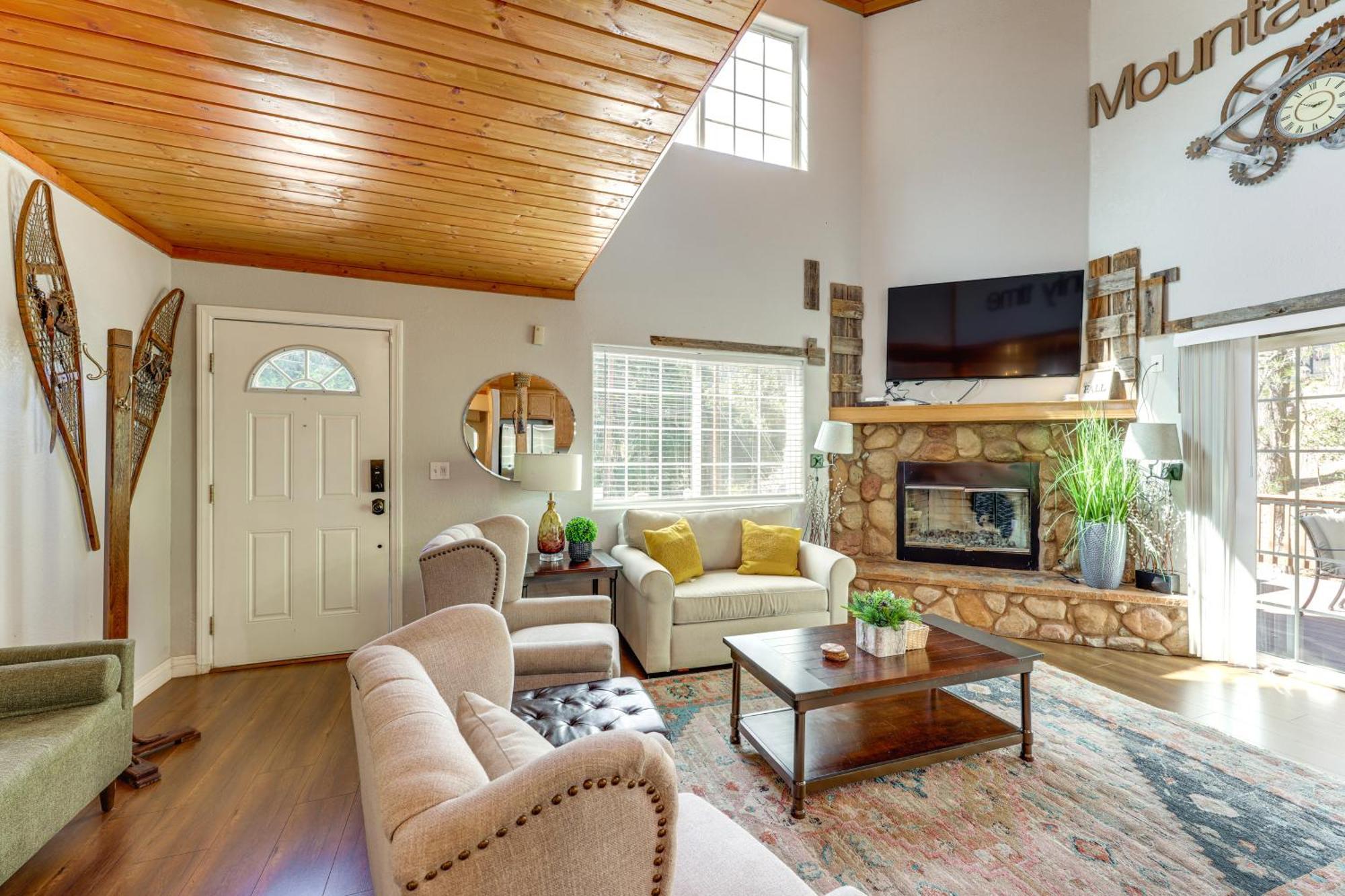 Remodeled Crestline Retreat Walk To Lake Gregory! Esterno foto
